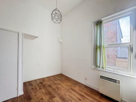 3 bedroom Flat for sale in Castle Street, Salisbury, SP1