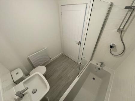 2 bedroom End of terrace house to let in Finch Close, Salisbury, SP2