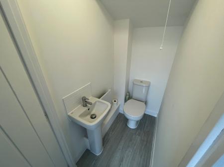 2 bedroom End of terrace house to let in Finch Close, Salisbury, SP2