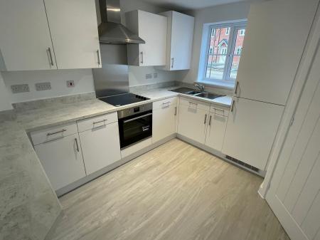 2 bedroom End of terrace house to let in Finch Close, Salisbury, SP2