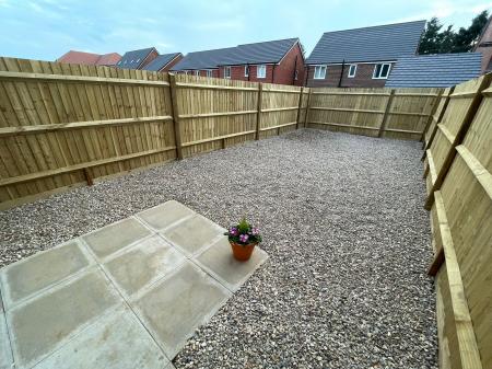 2 bedroom End of terrace house to let in Finch Close, Salisbury, SP2