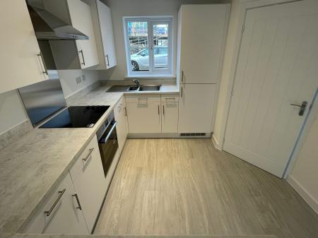 2 bedroom End of terrace house to let in Finch Close, Salisbury, SP2