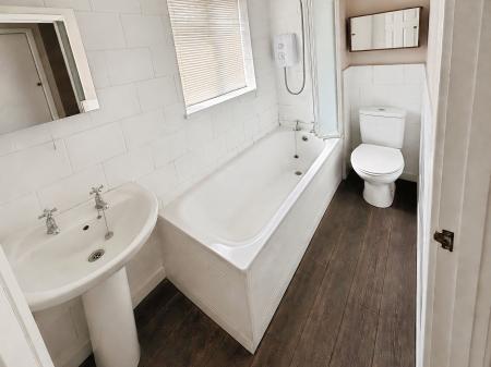 1 bedroom Detached house to let in **VIEWINGS PAUSED** Sheen Close, Fugglestone Red, Salisbury, SP2