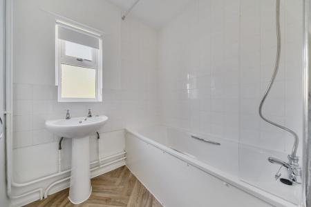 3 bedroom Terraced House to let in Choulston Close, Netheravon, SP4