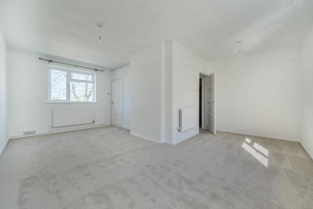3 bedroom Terraced House to let in Choulston Close, Netheravon, SP4