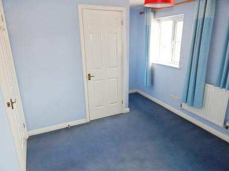 2 bedroom Terraced House to let in Beauchamp Drive, Amesbury, SP4