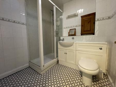 2 bedroom Flat to let in Three Cuppes Lane, Salisbury, SP1
