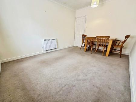 2 bedroom Flat to let in Three Cuppes Lane, Salisbury, SP1