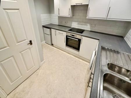 2 bedroom Flat to let in Three Cuppes Lane, Salisbury, SP1