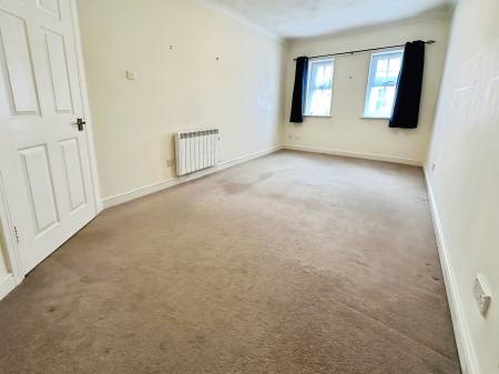 2 bedroom Flat to let in Three Cuppes Lane, Salisbury, SP1