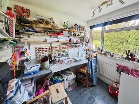 3 bedroom Terraced House for sale in Hollows Close, Salisbury, SP2