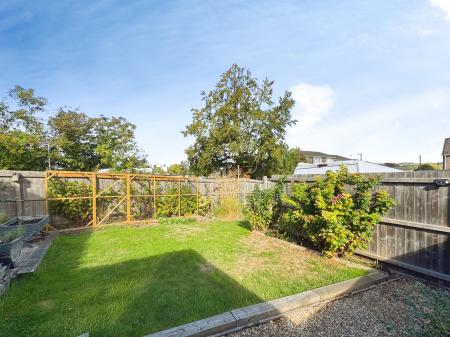 3 bedroom Terraced House for sale in Hollows Close, Salisbury, SP2