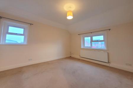 2 bedroom Flat to let in London Road, Amesbury, SP4
