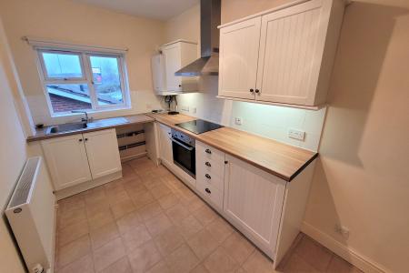 2 bedroom Flat to let in London Road, Amesbury, SP4