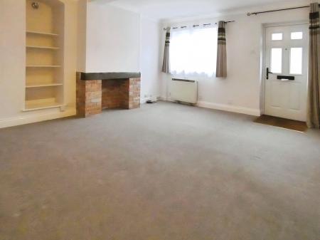 1 bedroom Flat to let in Salisbury Road, Shrewton, SP3
