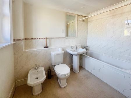 2 bedroom Flat for sale in Crane Bridge Road, Salisbury, SP2