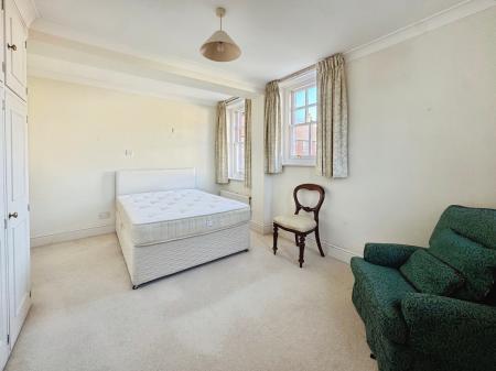 2 bedroom Flat for sale in Crane Bridge Road, Salisbury, SP2