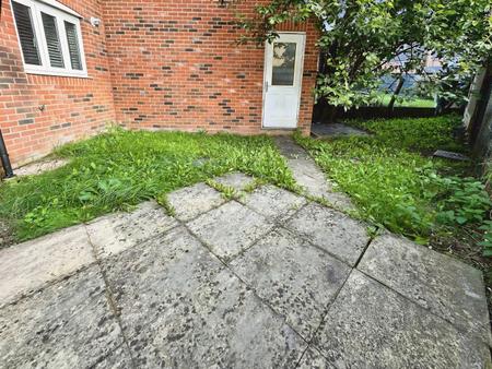 3 bedroom End of terrace house to let in Sunflower Way, Andover, SP11