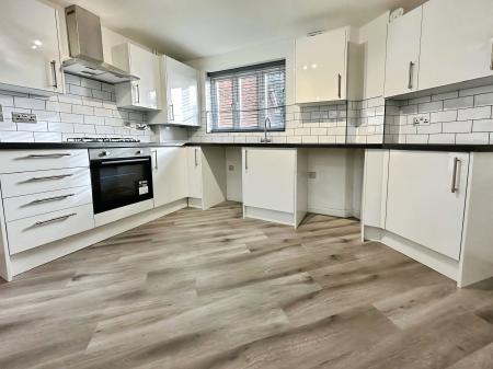 3 bedroom End of terrace house to let in Sunflower Way, Andover, SP11