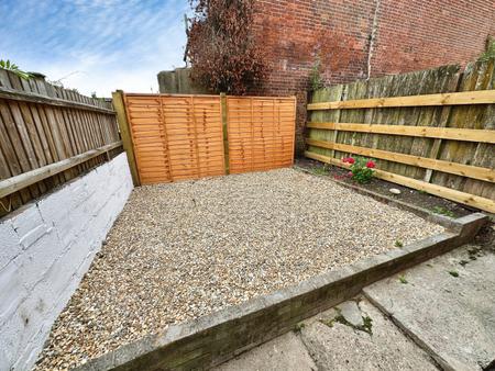 2 bedroom Terraced House to let in Ashley Road, Salisbury, SP2