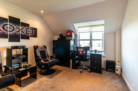 2 bedroom Flat for sale in Foxholme Court, Crewe, CW1