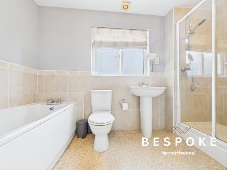 5 bedroom Detached house for sale in Pennymoor Drive, Middlewich, CW10