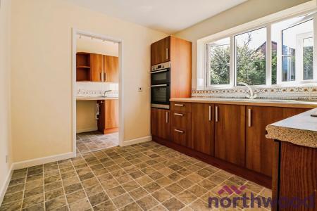 4 bedroom Detached house to let in Fishermans Close, Winterley, CW11
