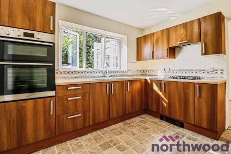 4 bedroom Detached house to let in Fishermans Close, Winterley, CW11