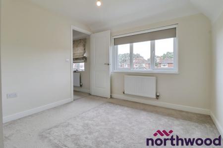 4 bedroom Detached house to let in Paddock Road, Sandbach, CW11