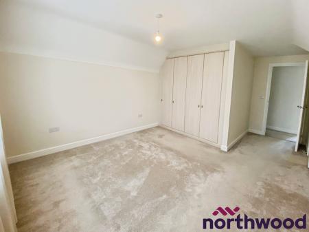 4 bedroom Detached house to let in Paddock Road, Sandbach, CW11