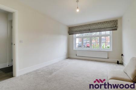 4 bedroom Detached house to let in Paddock Road, Sandbach, CW11