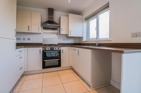 3 bedroom Semi-detached house to let in Clive Road, Crewe, CW1