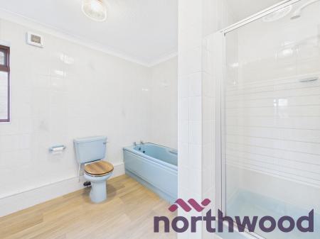 3 bedroom Bungalow to let in Red Lane, Lower Whitley, Warrington, WA4