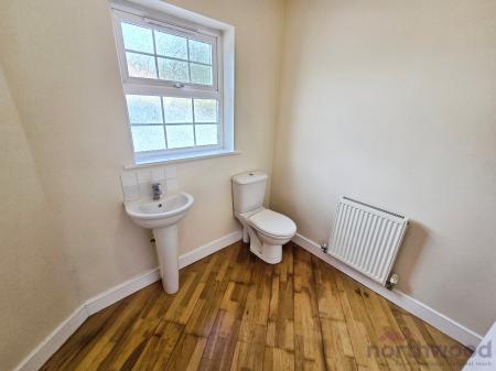 2 bedroom Mews house to let in Main Road, Shavington, CW2