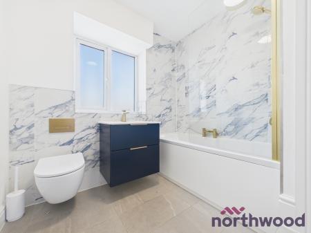 5 bedroom Detached house to let in Crewe Road, Sandbach, CW11