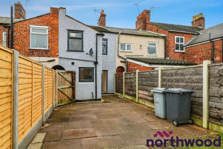 3 bedroom Terraced House to let in Green Street, Sandbach, CW11