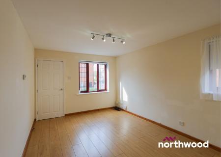 2 bedroom Flat to let in Kestrel Drive, Coppenhall, Crewe, CW1