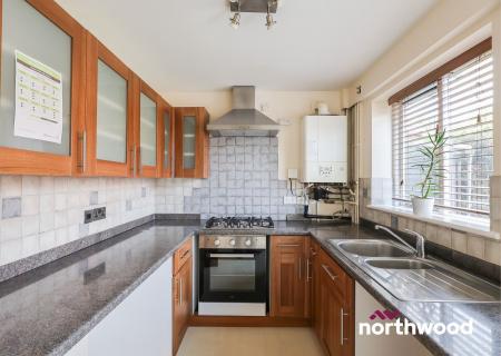 2 bedroom Flat to let in Kestrel Drive, Coppenhall, Crewe, CW1