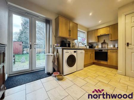2 bedroom Semi-detached house to let in Skeath Close, Sandbach, CW11