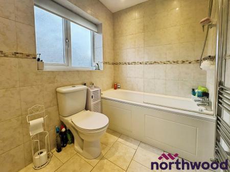 2 bedroom Semi-detached house to let in Skeath Close, Sandbach, CW11