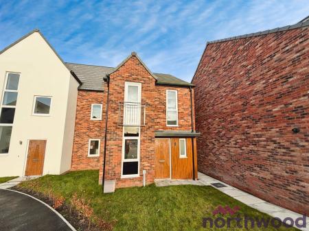 2 bedroom Mews house to let in The Bunn - Frank Cliffe Way, Middlewich, CW10