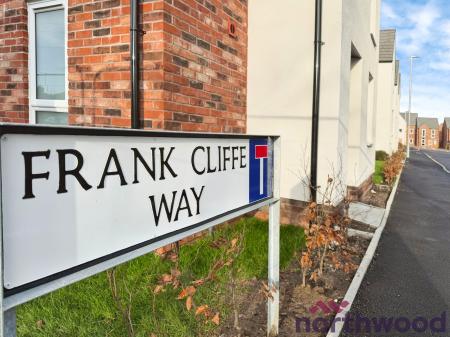 2 bedroom Mews house to let in The Bunn - Frank Cliffe Way, Middlewich, CW10