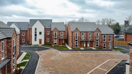 2 bedroom Mews house to let in The Bunn - Frank Cliffe Way, Middlewich, CW10