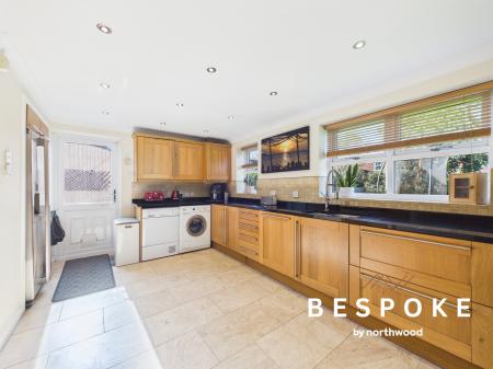 4 bedroom Detached house for sale in Byron Close, Sandbach, CW11
