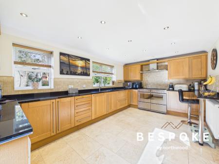 4 bedroom Detached house for sale in Byron Close, Sandbach, CW11