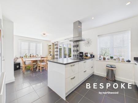 4 bedroom Detached house for sale in Severn Way, Holmes Chapel, CW4