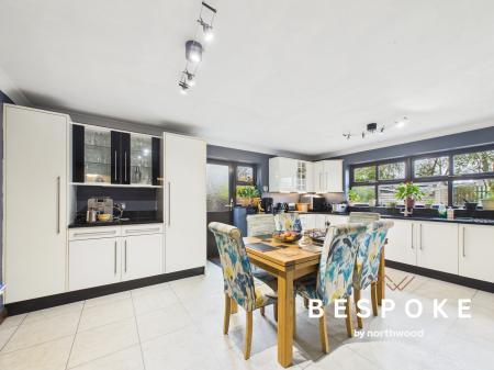 5 bedroom Detached house for sale in Chartwell Park, Sandbach, CW11