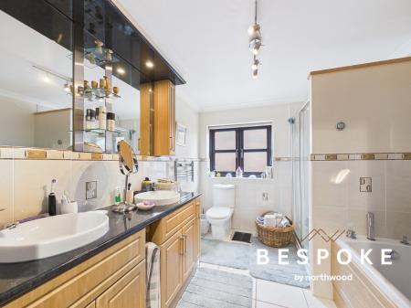 5 bedroom Detached house for sale in Chartwell Park, Sandbach, CW11