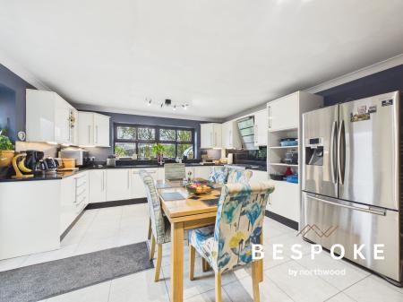 5 bedroom Detached house for sale in Chartwell Park, Sandbach, CW11