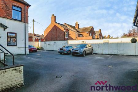 1 bedroom Studio flat to let in Elworth Court, Sandbach, CW11